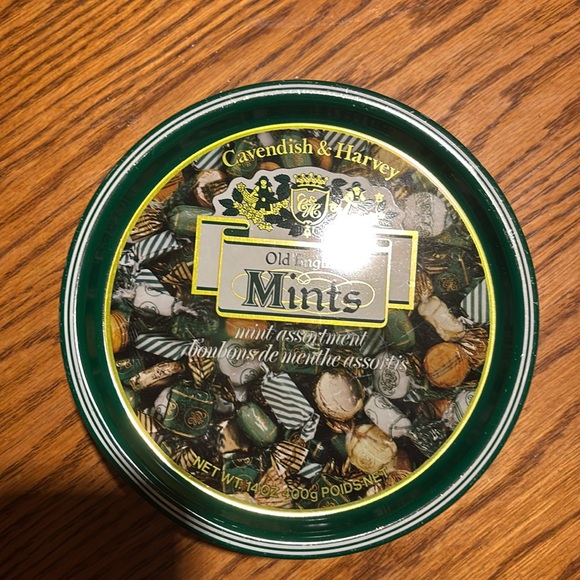 Vinatage Old English Mints tin - Picture 1 of 3